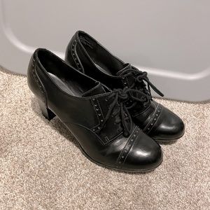 GH BASS & CO size 11 black high heeled booties
